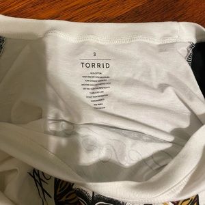 women’s 3XL skull long sleeve tee